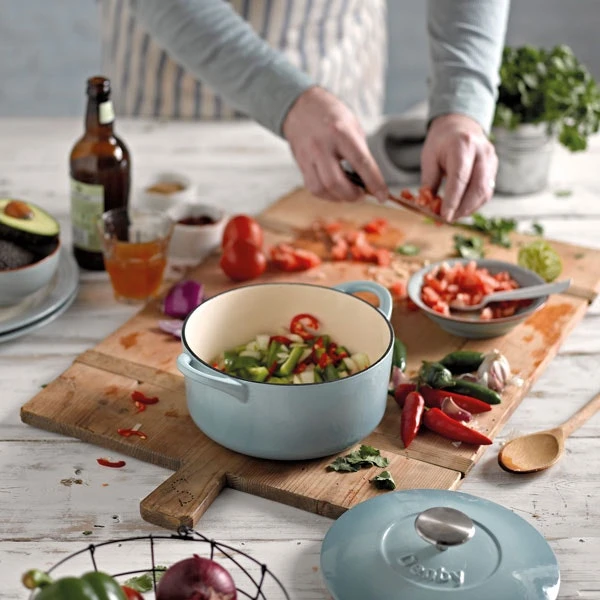 Denby Pavilion Gietijzeren Pot Rond Ø24 Cm, Lichtblauw - Image 4