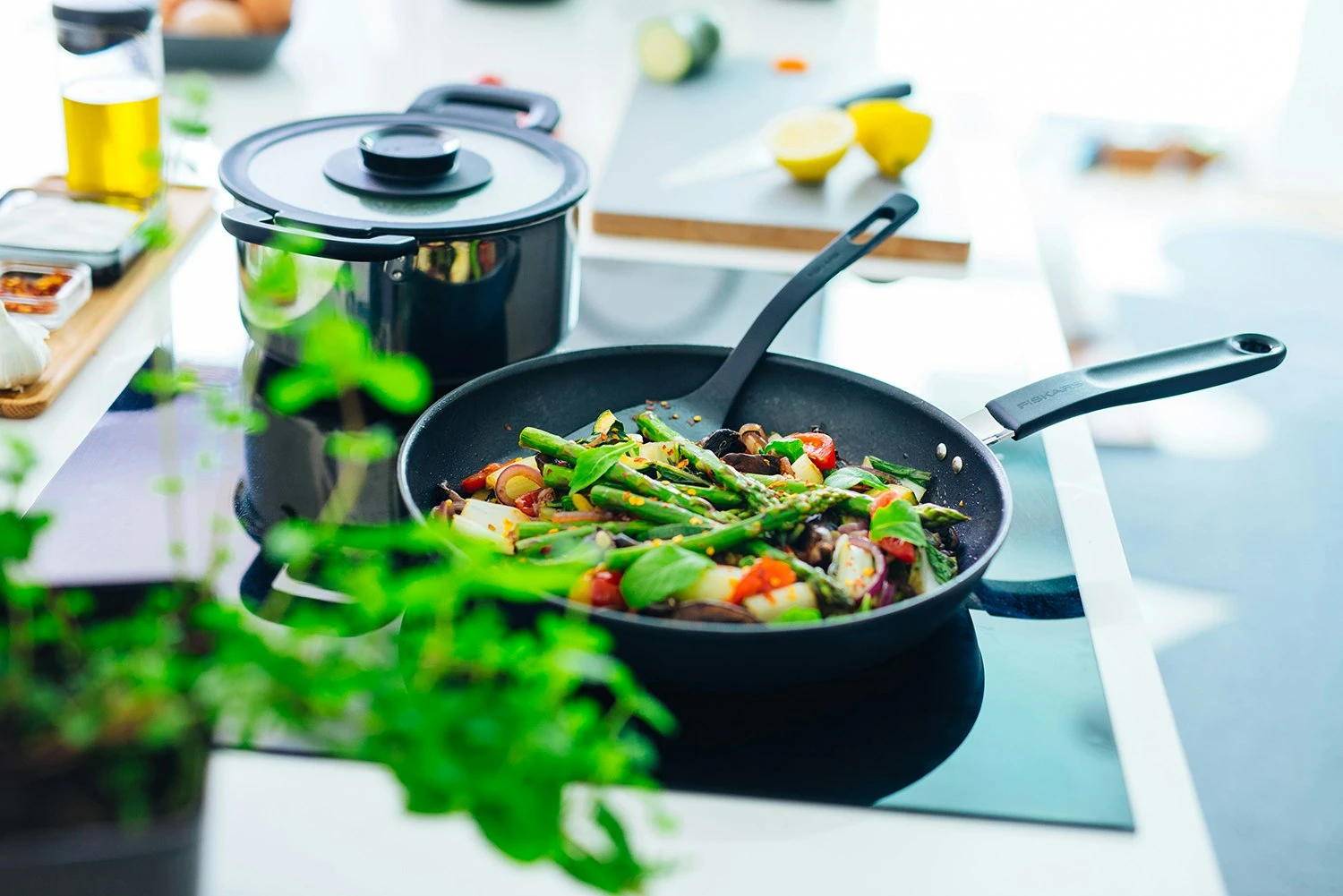 Fiskars Functional Form Frying Pan Ø28cm - Image 6